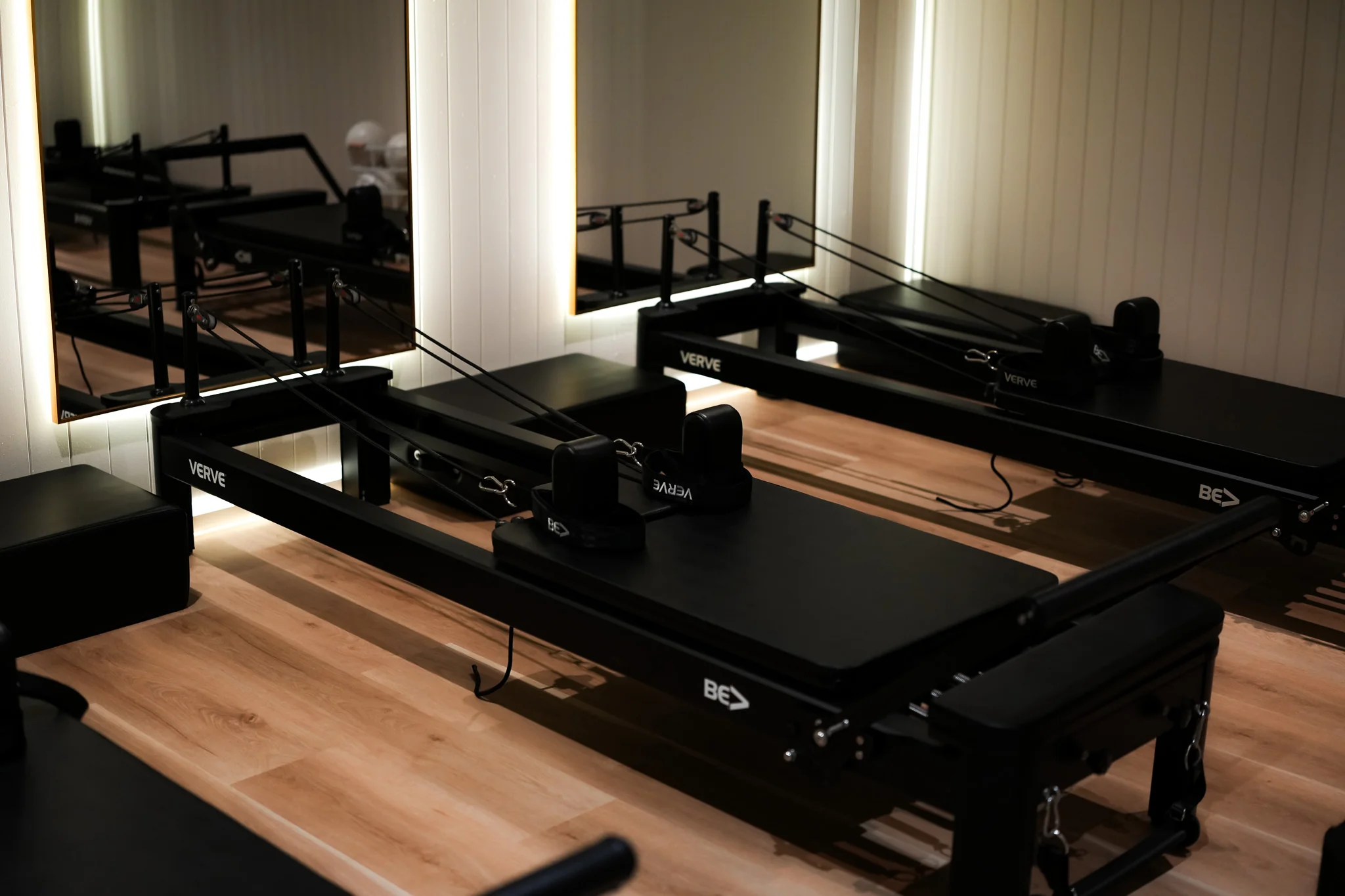 VERVE Flow Pilates Reformer - Black - Image 5