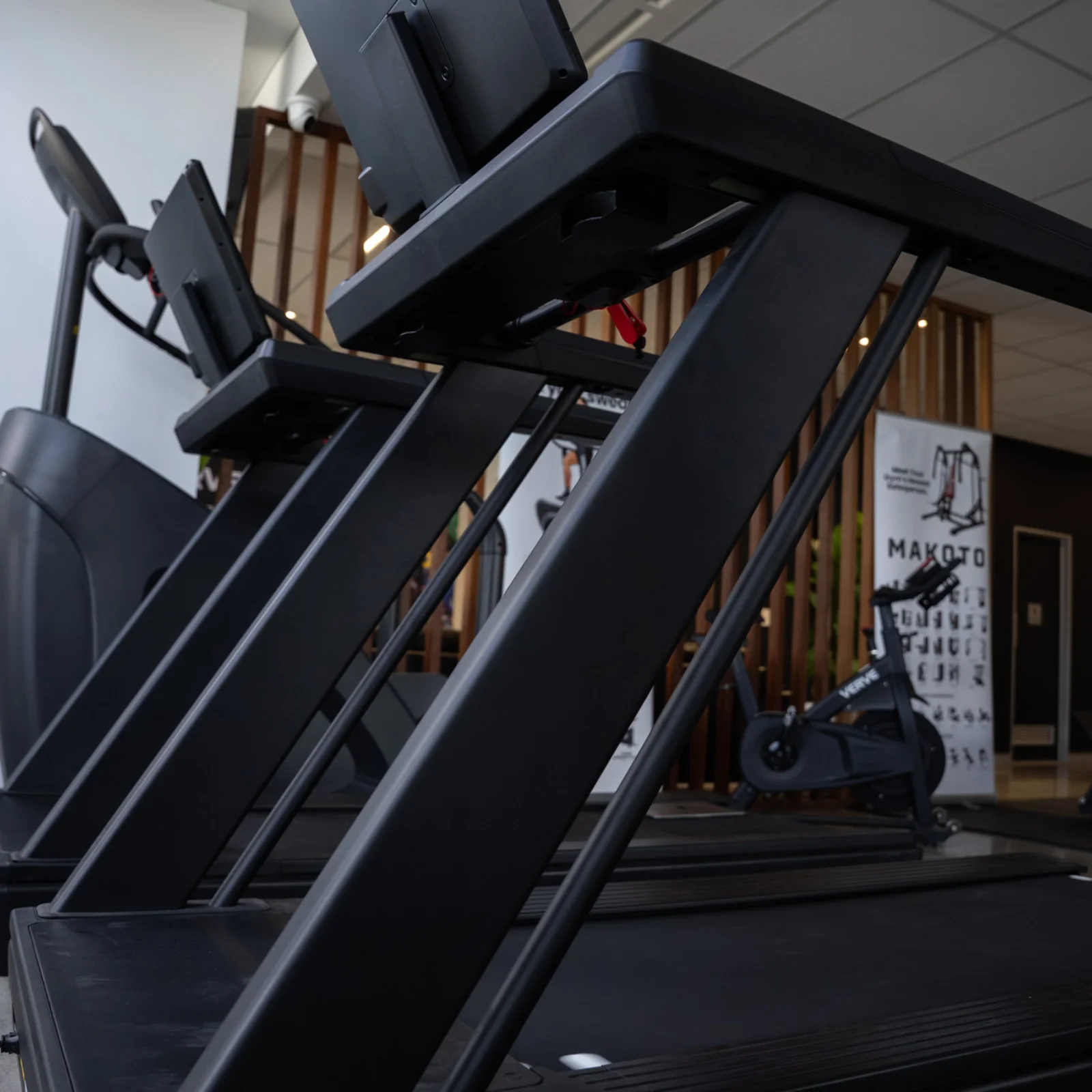 VERVE Kuro Commercial Treadmill - with Touchscreen - Image 8
