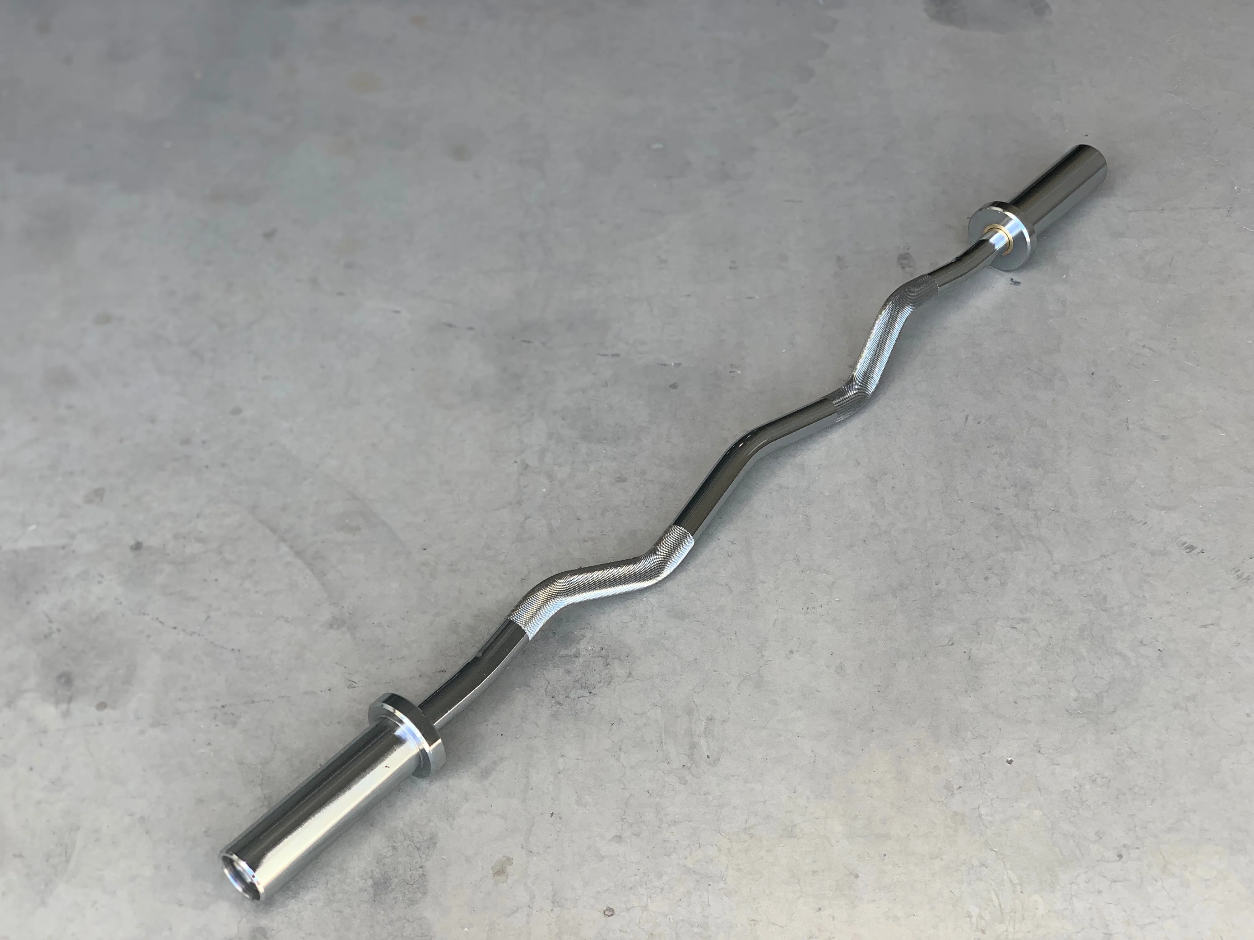 VERVE Olympic Easy Curl Bar - 4' - Image 2