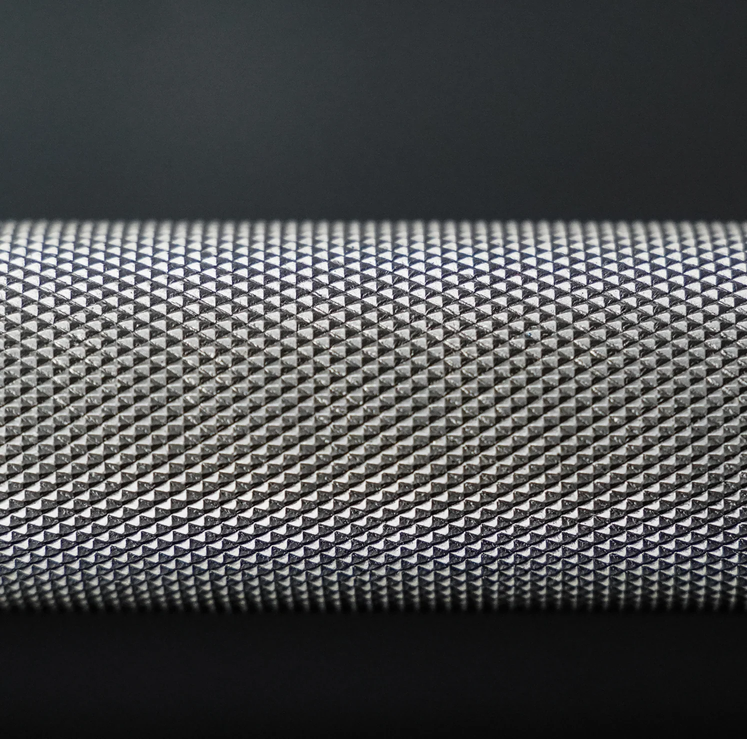VERVE Stainless Steel Deep Knurl Power Barbell - 20kg - Image 5